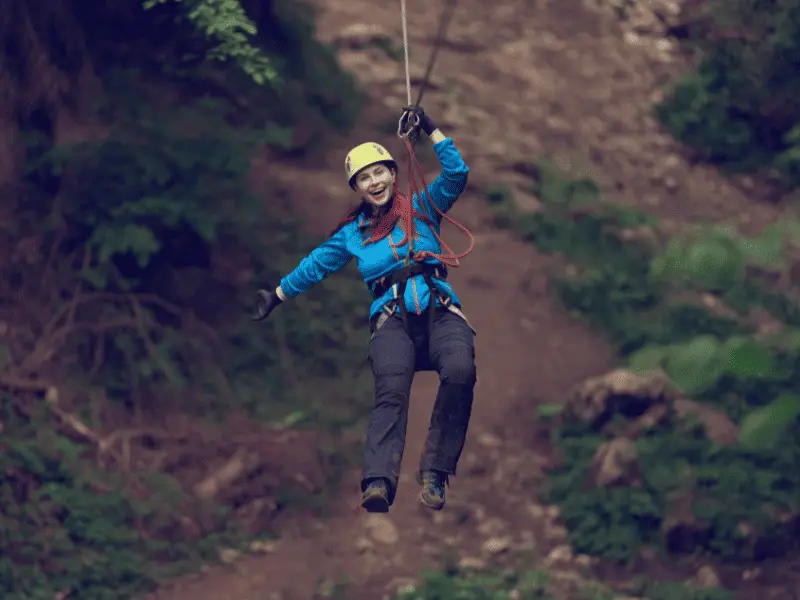 Zip-Lining als Action JGA-Ideen für Frauen