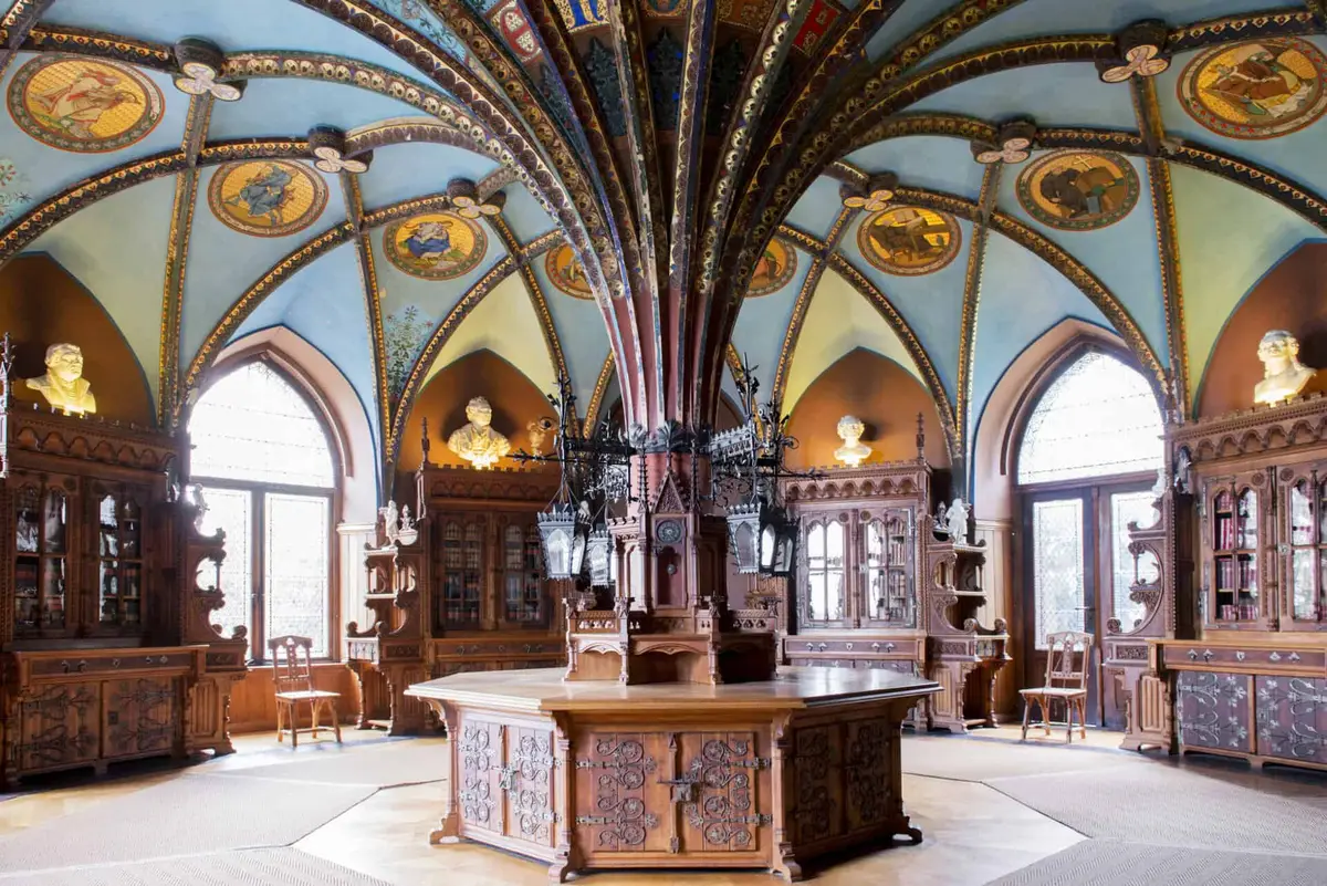 Das Schloss Marienburg, Sehenswürdigkeit in Niedersachsen