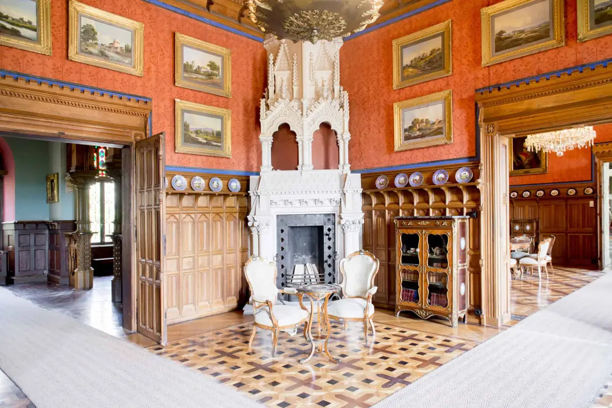 Das Schloss Marienburg, Sehenswürdigkeit in Niedersachsen