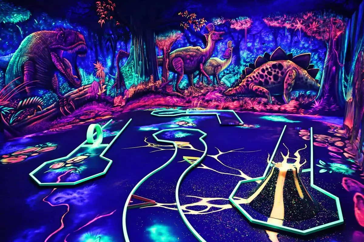 The Evolution Schwarzlicht Minigolf 4D, Indooraktivität in Frankfurt