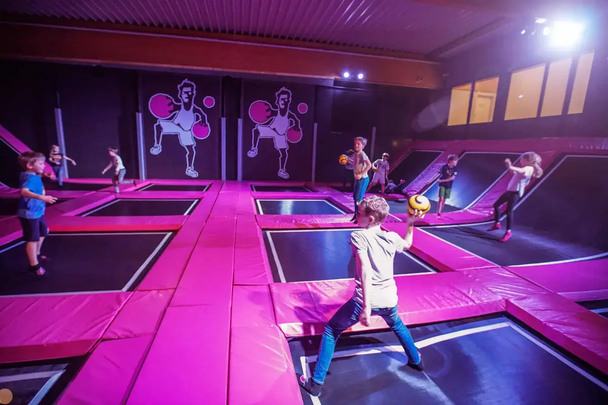 Die Trampolinhalle SPRUNG.RAUM, Indooraktivität in Hamburg