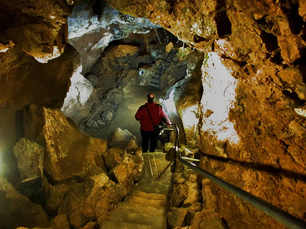DIE Laichinger Tiefenhöhle, Schauhöhle in Deutschland