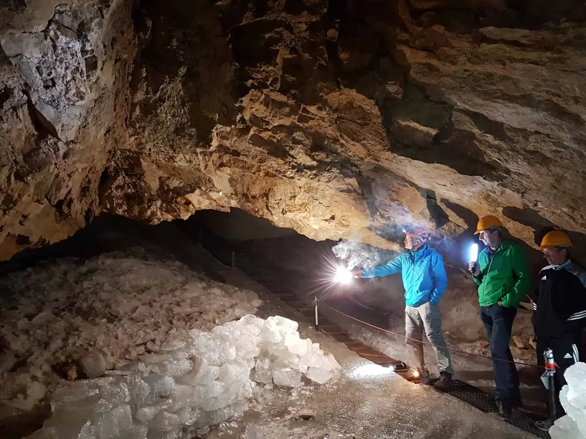 Die Schellenberger Eishöhle, Schauhöhle in Deutschland
