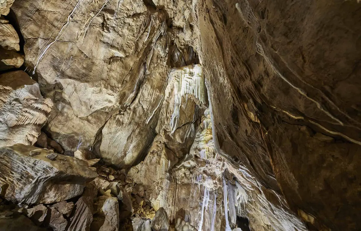 Das Herbstlabyrinth, Schauhöhle in Deutschland