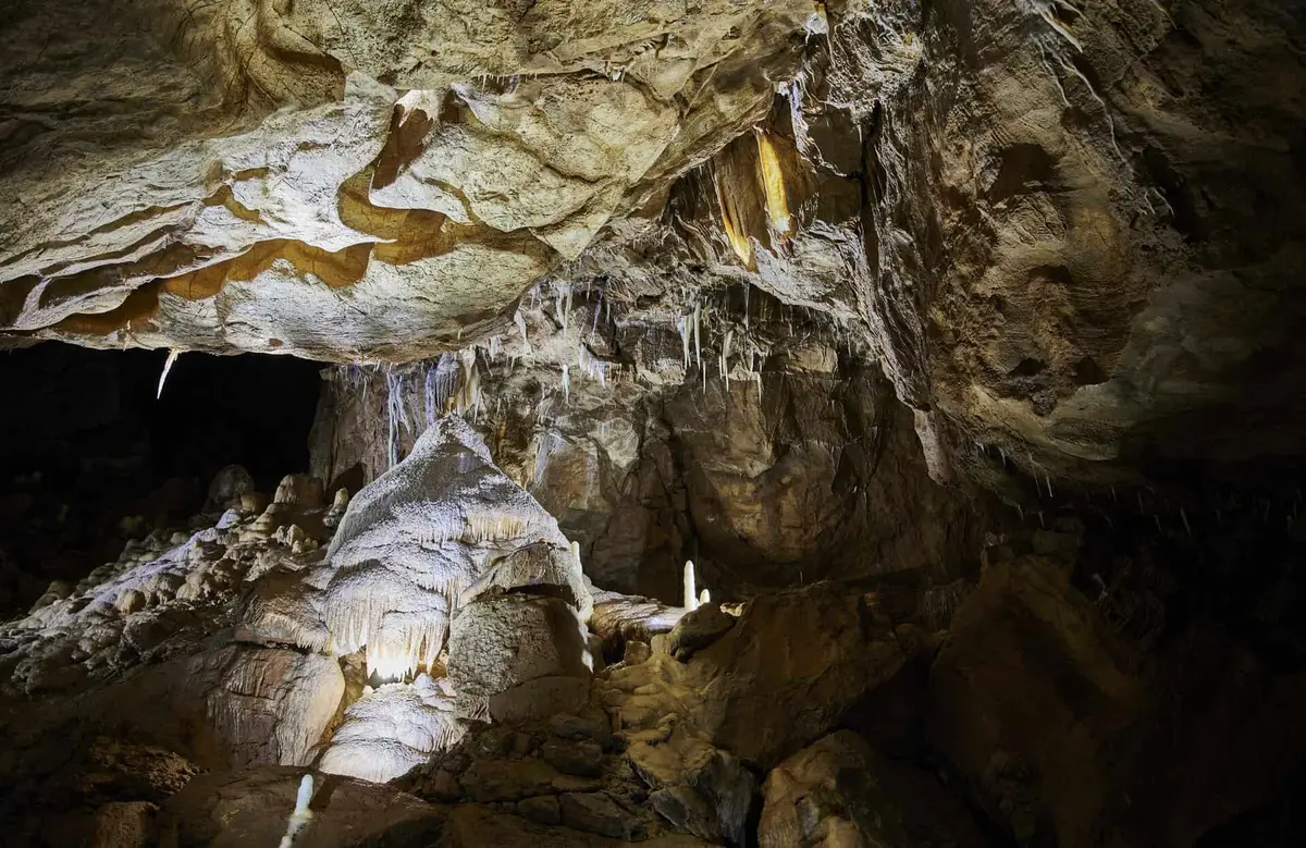 Das Herbstlabyrinth, Schauhöhle in Deutschland