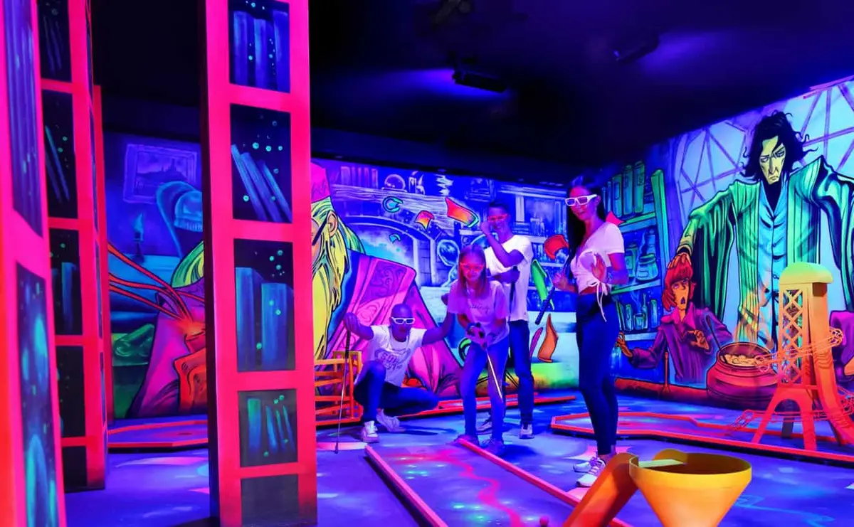 Das Neomingo, Indoor-Minigolf Magdeburg