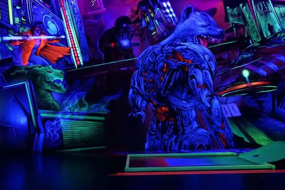 Das Schwarzlichthelden Minigolf Mainz