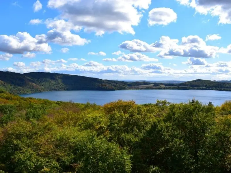 Der Laacher See in Rheinland-Pfalz