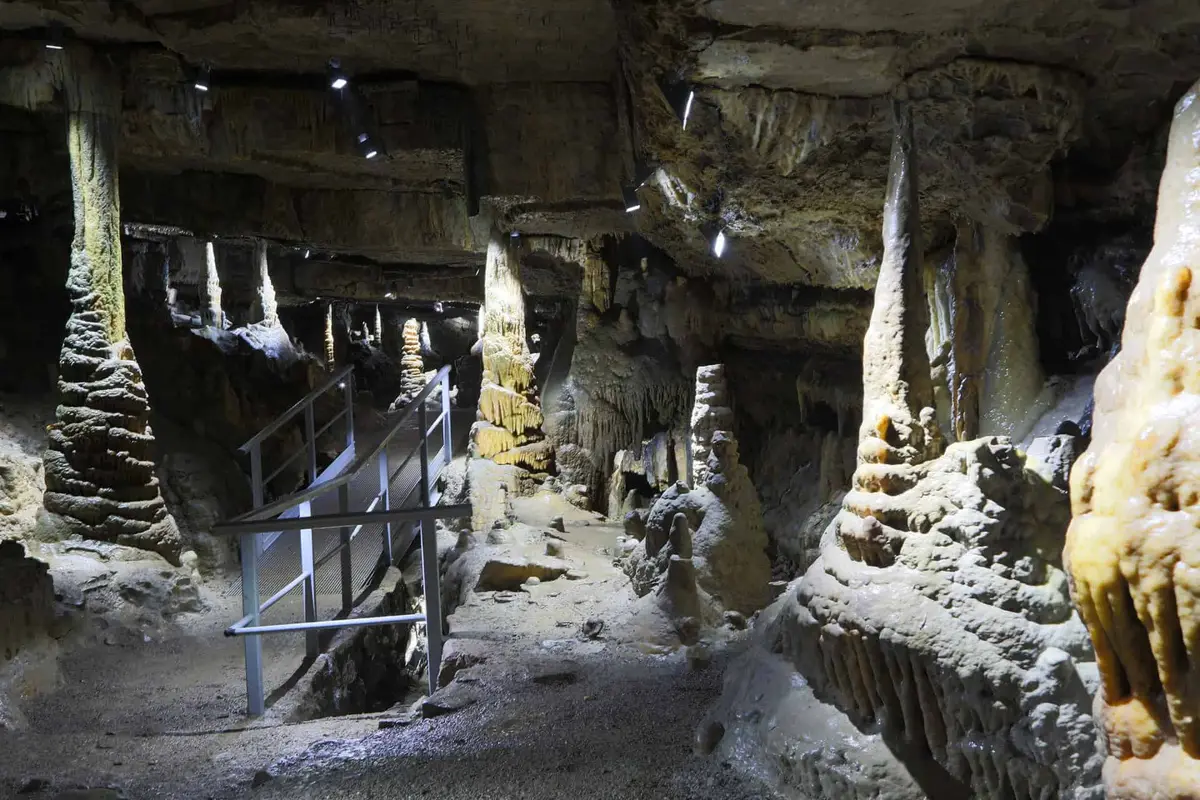 Erdmannshöhle