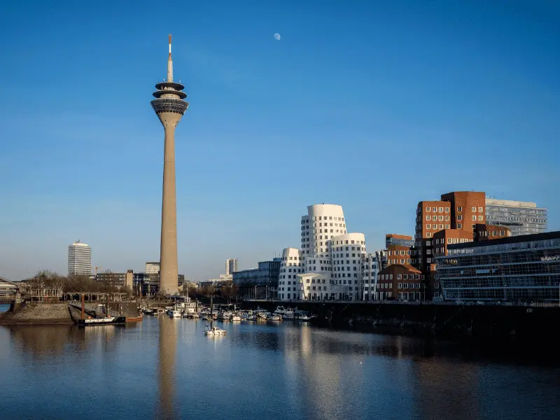 Rheinturm in Düsseldorf